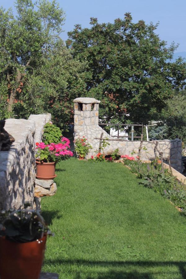 Apartments And Rooms With Parking Space Njivice, Krk - 5458 Экстерьер фото