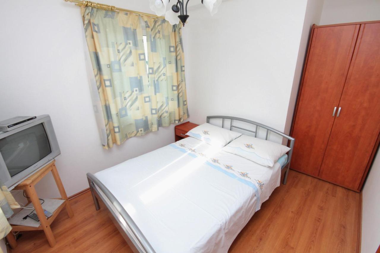 Apartments And Rooms With Parking Space Njivice, Krk - 5458 Экстерьер фото