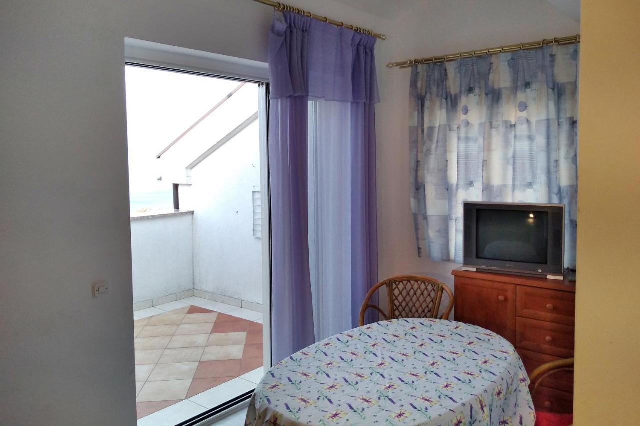 Apartments And Rooms With Parking Space Njivice, Krk - 5458 Экстерьер фото