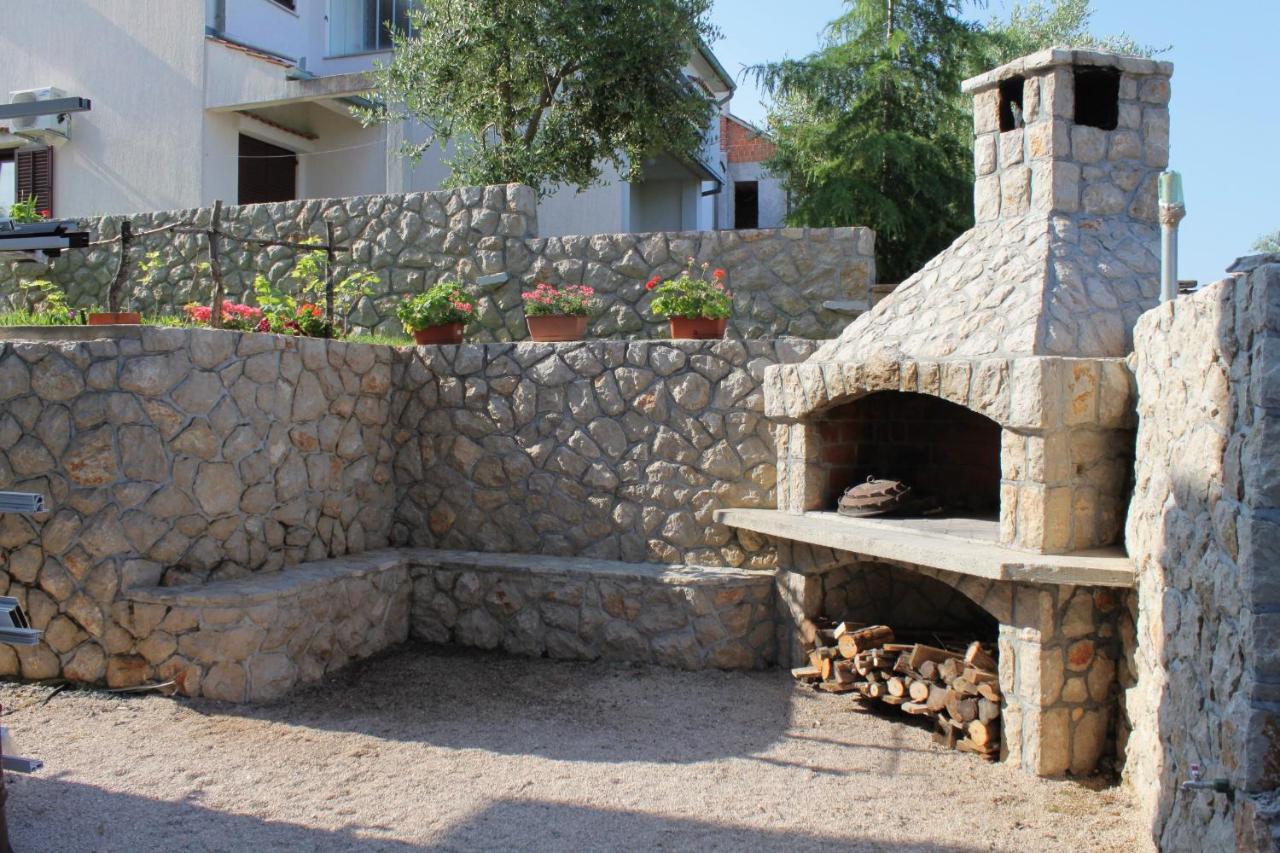 Apartments And Rooms With Parking Space Njivice, Krk - 5458 Экстерьер фото