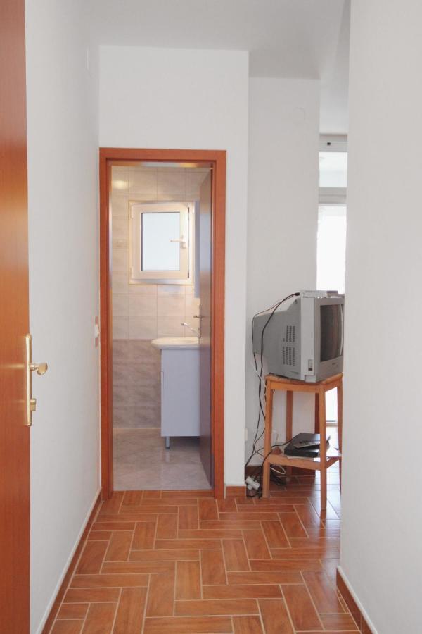Apartments And Rooms With Parking Space Njivice, Krk - 5458 Экстерьер фото